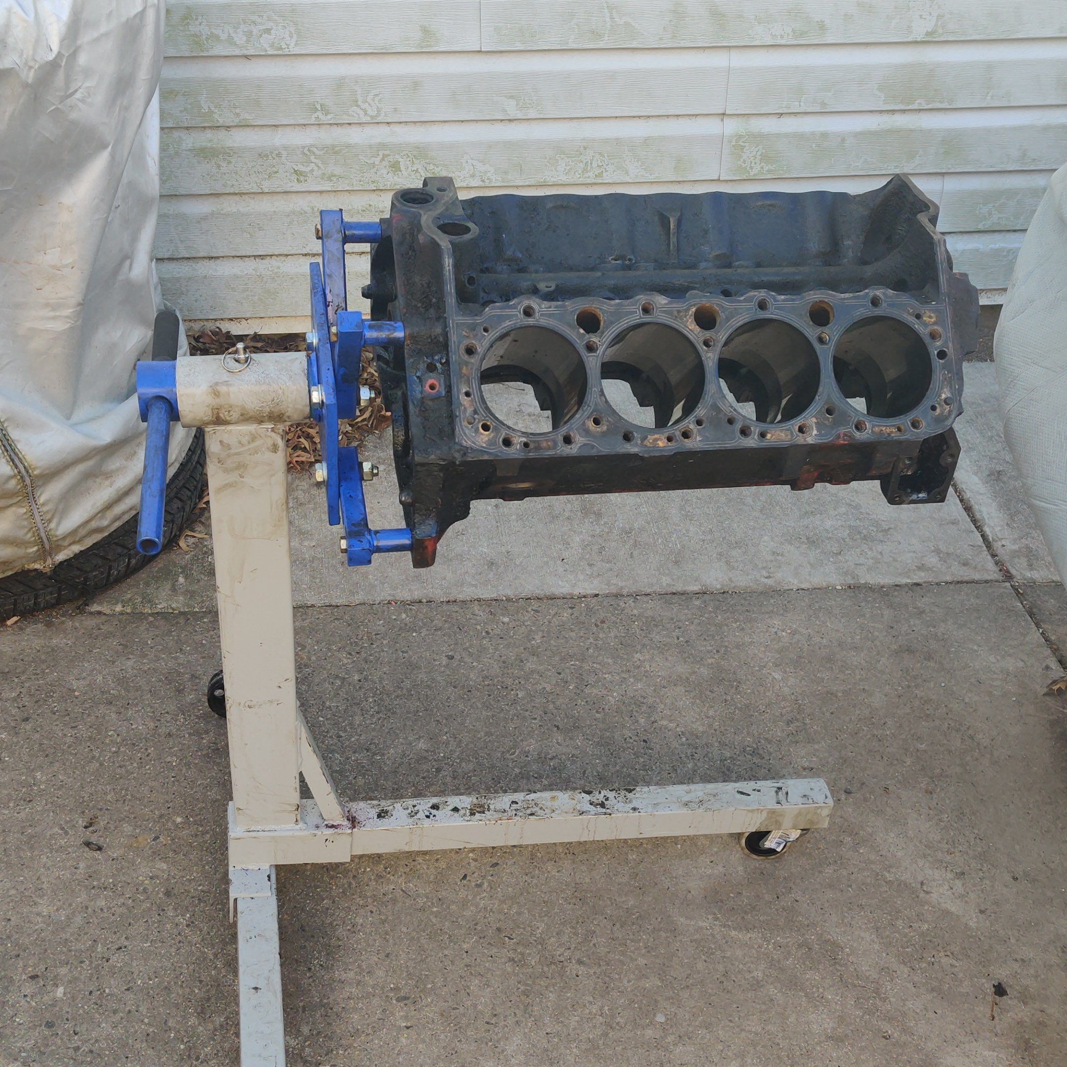 Block on engine stand